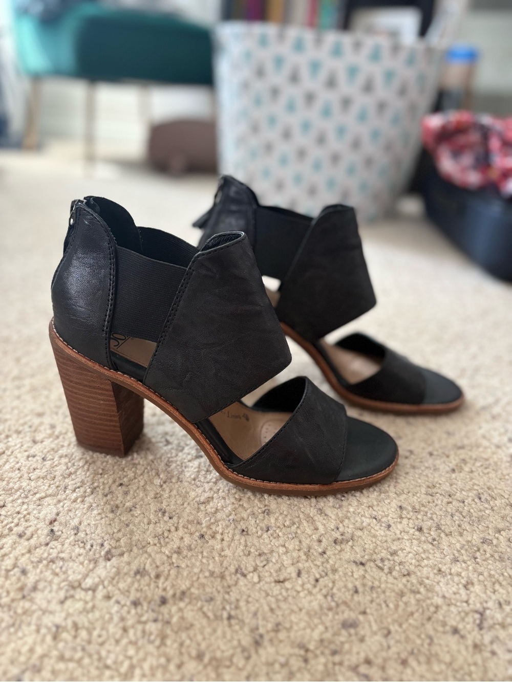 Sofft Black leather Open-Toe Block Heel Sandals 8.5